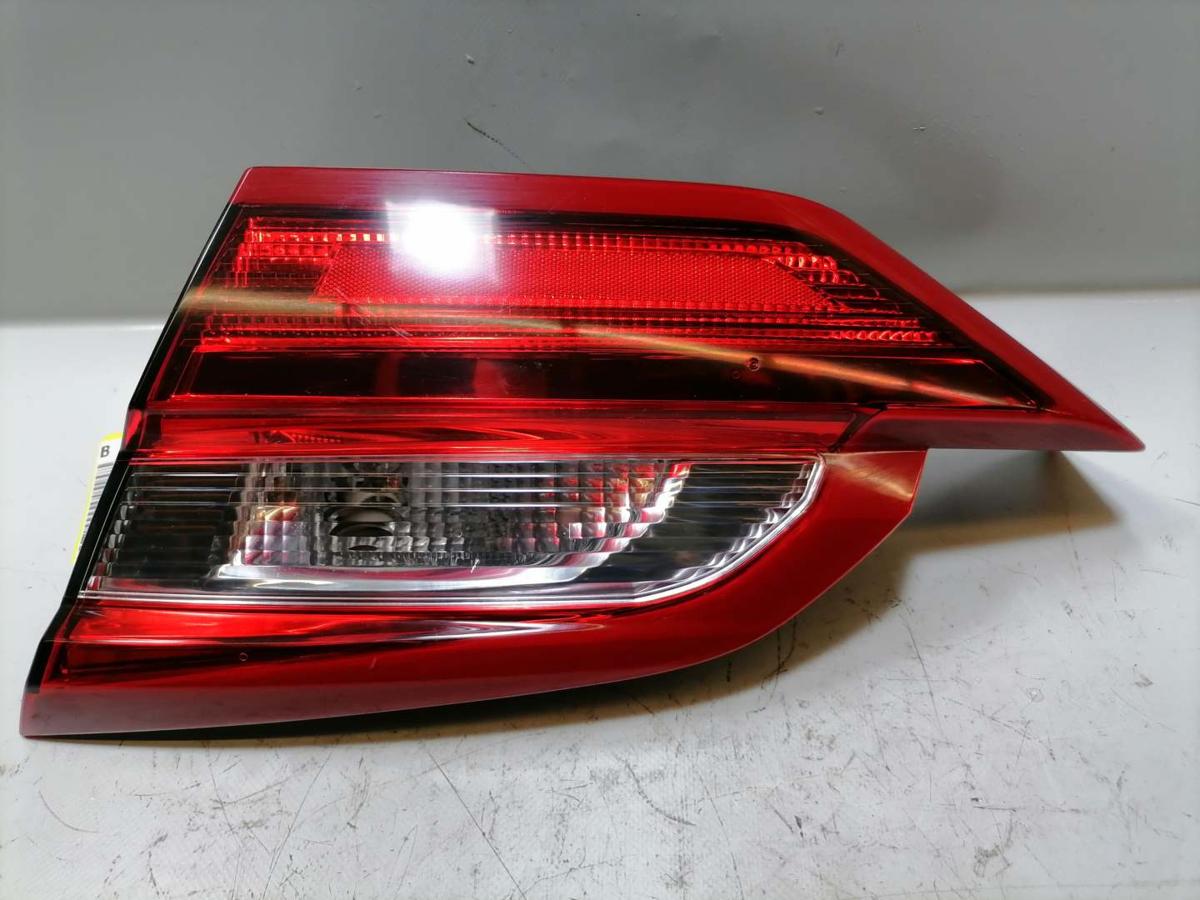 Ford Fiesta MK7 Bj.2018 original Rücklicht Rückleuchte Schlussleuchte innen rechts